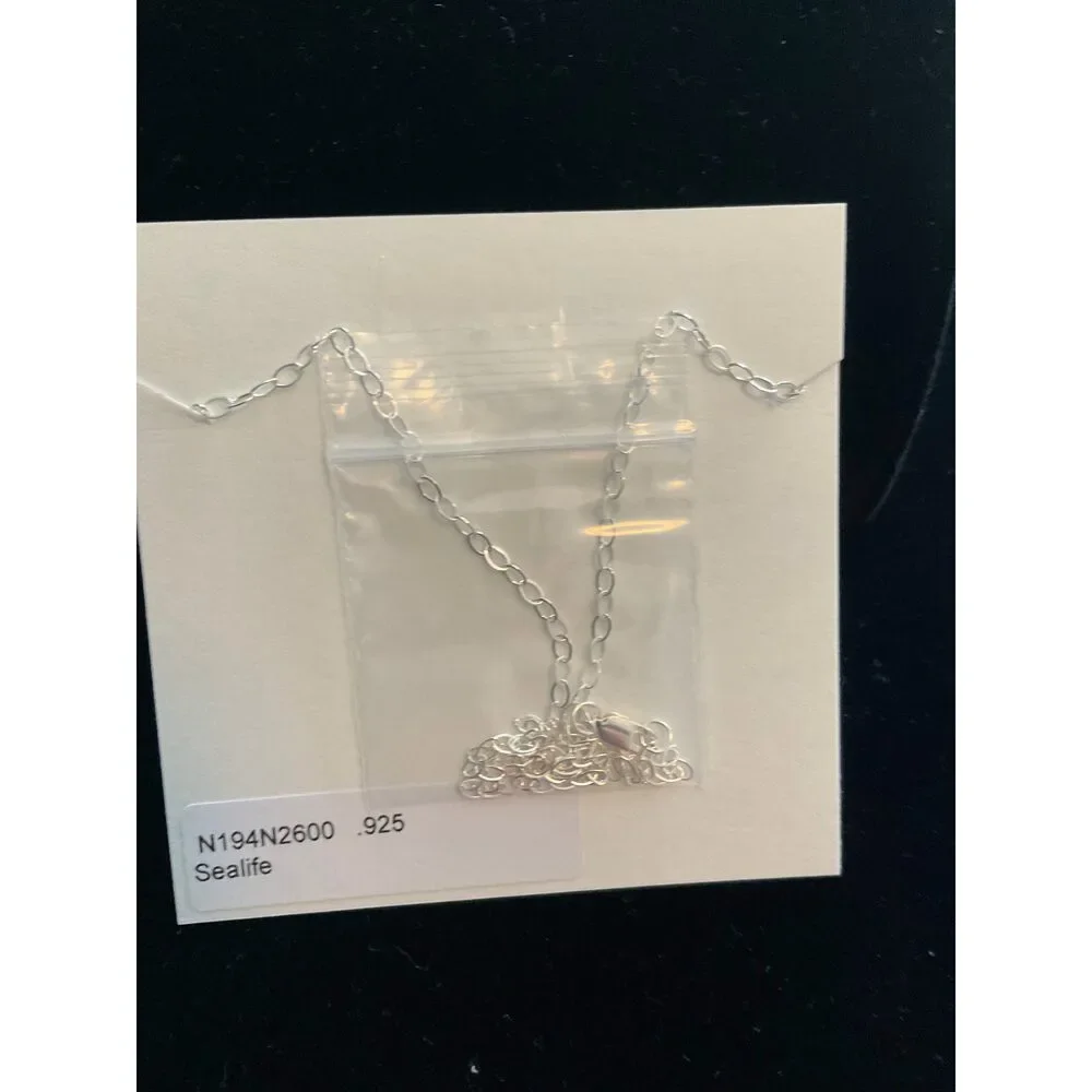 Salty Kisses Necklace - Picture 2 of 2